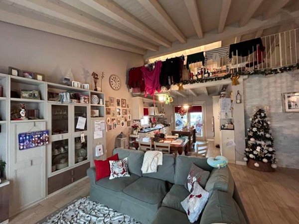 casa indipendente in vendita a Veronella in zona San Gregorio