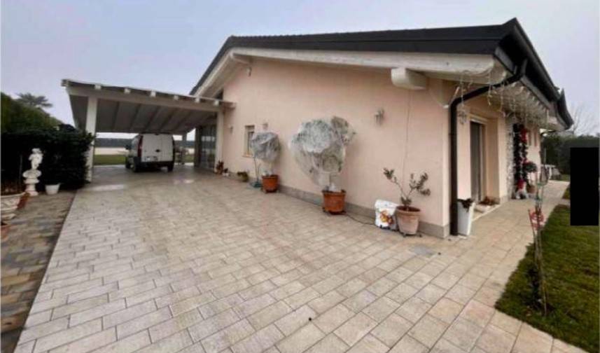 casa indipendente in vendita a Veronella