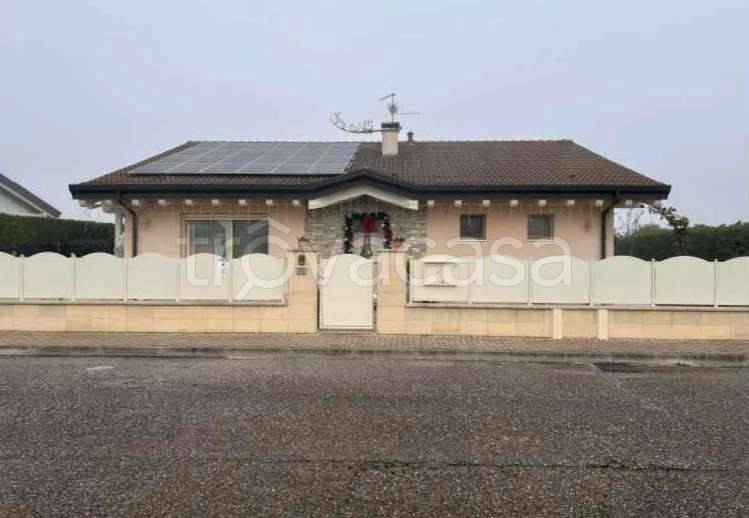 casa indipendente in vendita a Veronella in zona San Gregorio