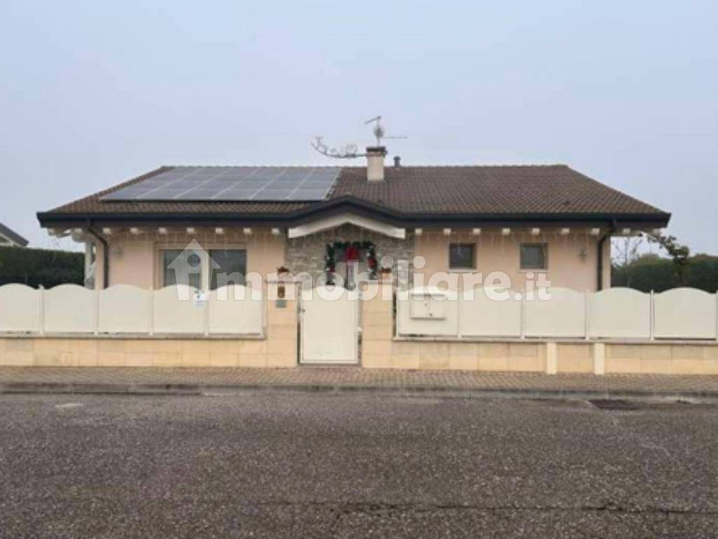 casa indipendente in vendita a Veronella