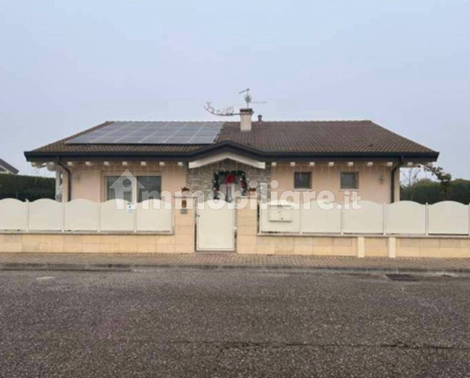 casa indipendente in vendita a Veronella