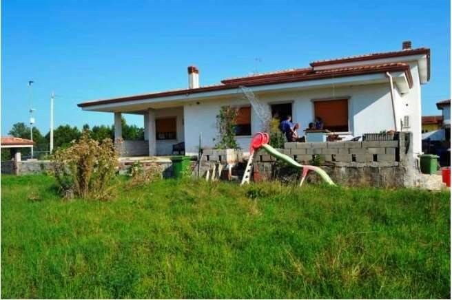 casa indipendente in vendita a Veronella