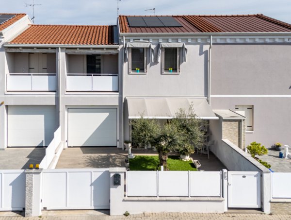 casa indipendente in vendita a Veronella in zona San Gregorio