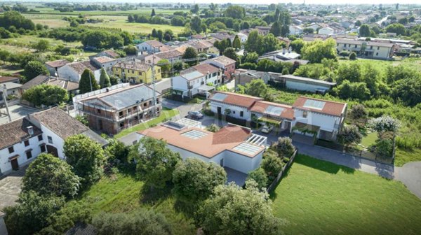 casa indipendente in vendita a Veronella in zona San Gregorio