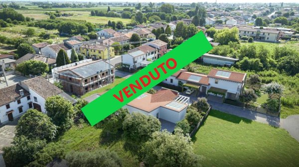 casa indipendente in vendita a Veronella in zona San Gregorio