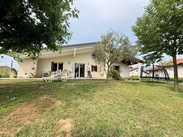 casa indipendente in vendita a Veronella