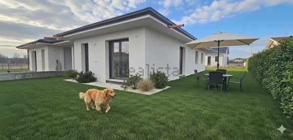 casa indipendente in vendita a Veronella in zona San Marcello