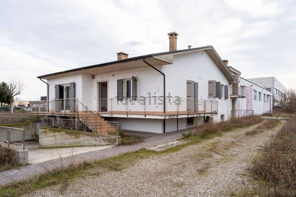 casa indipendente in vendita a Veronella in zona San Marcello