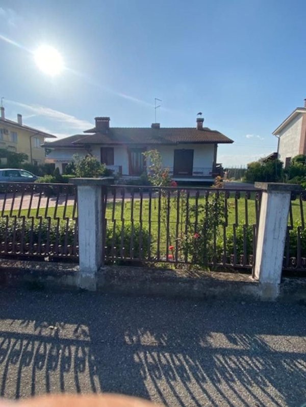 casa indipendente in vendita a Veronella in zona San Gregorio