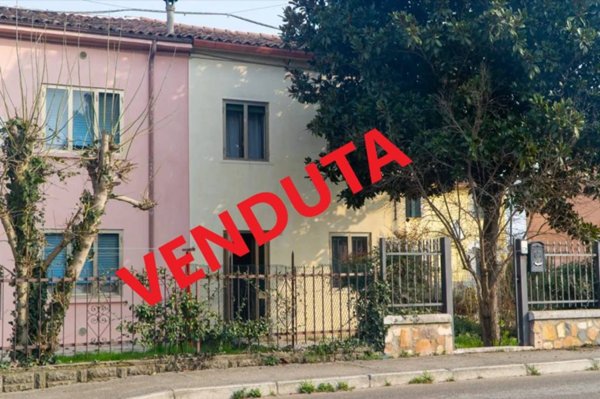 casa indipendente in vendita a Veronella in zona San Gregorio