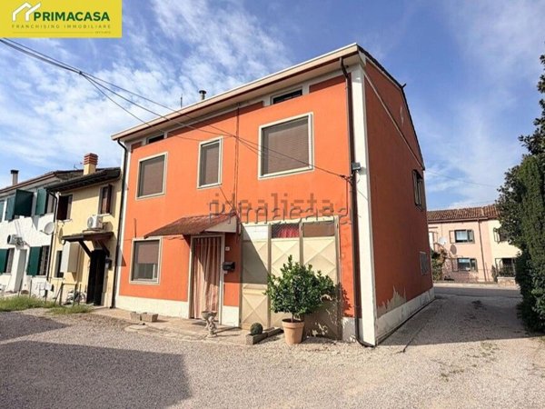 casa indipendente in vendita a Veronella in zona San Gregorio
