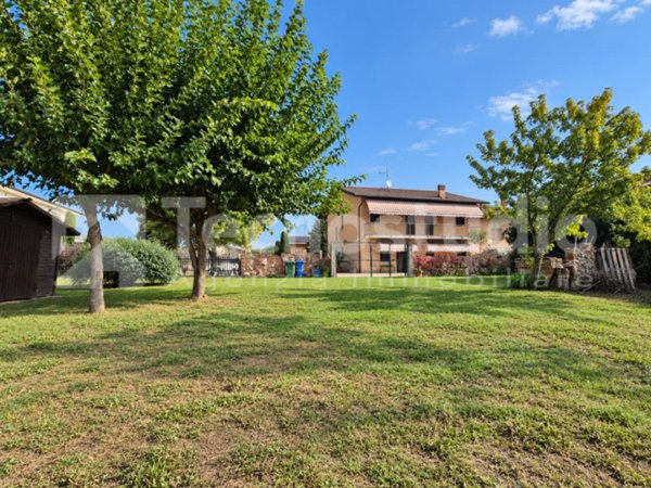 casa indipendente in vendita a Veronella in zona San Gregorio