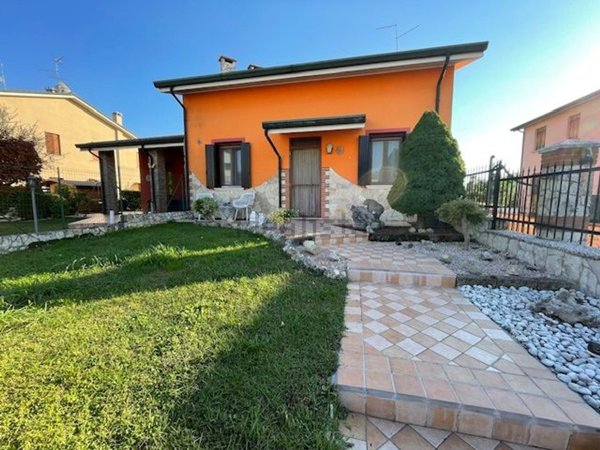 casa indipendente in vendita a Veronella in zona San Gregorio