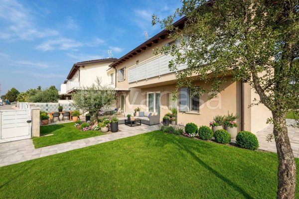 casa indipendente in vendita a Veronella in zona San Gregorio