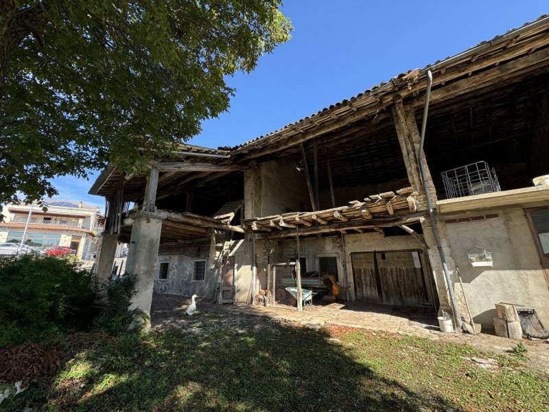 casa semindipendente in vendita a Vestenanova in zona Bolca