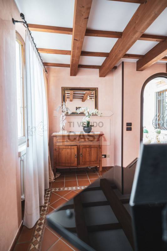 appartamento in vendita a Vestenanova in zona Castelvero