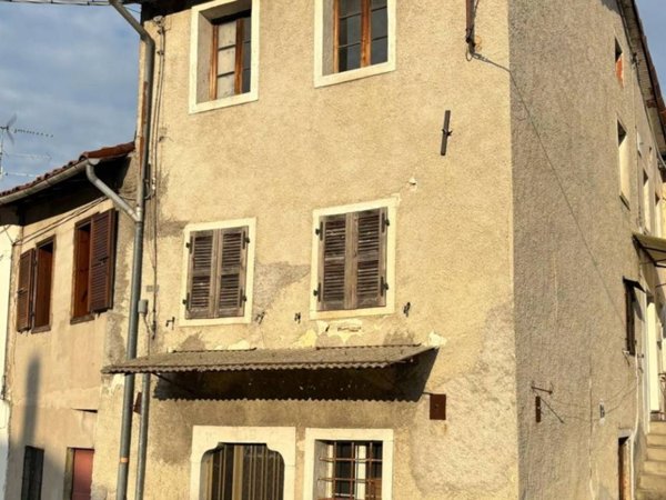 casa indipendente in vendita a Vestenanova in zona Bolca