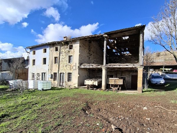 casale in vendita a Vestenanova in zona Bolca