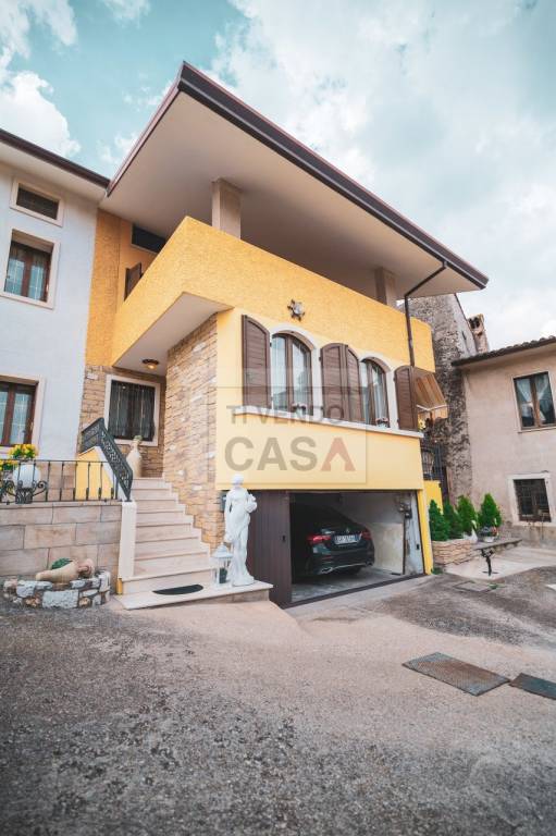 appartamento in vendita a Vestenanova in zona Castelvero