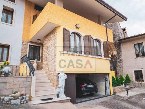 appartamento in vendita a Vestenanova in zona Bolca