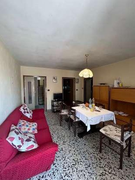 casa semindipendente in vendita a Vestenanova in zona Bolca