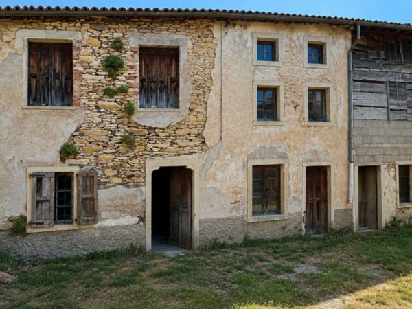 casa indipendente in vendita a Vestenanova in zona Bolca