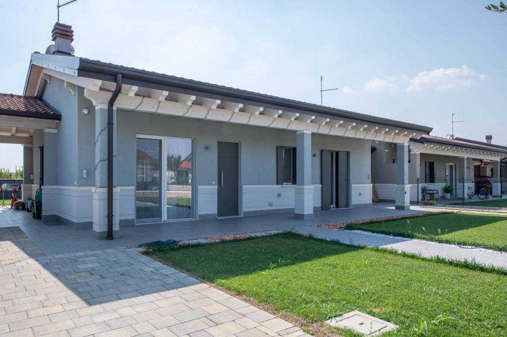 casa indipendente in vendita a Vigasio in zona Forette