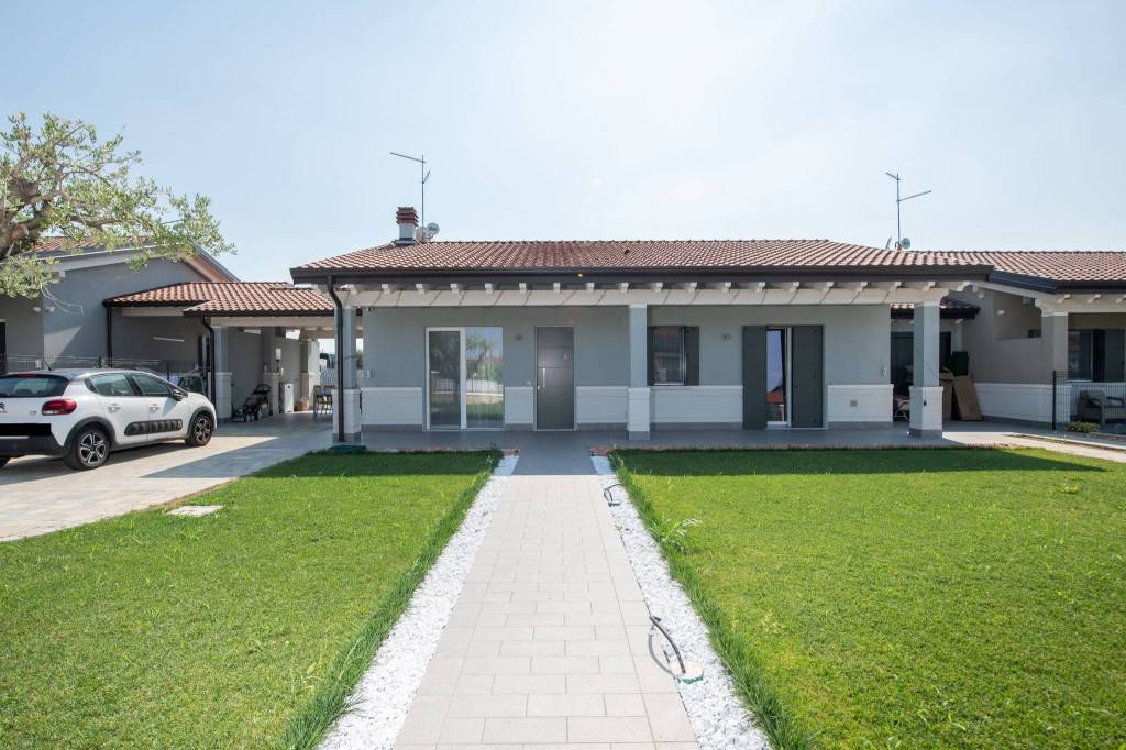 casa indipendente in vendita a Vigasio in zona Forette