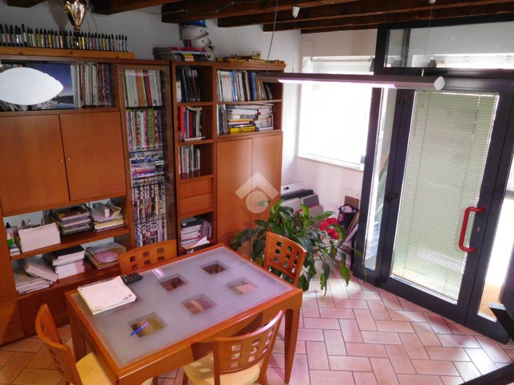ufficio in vendita a Vigasio