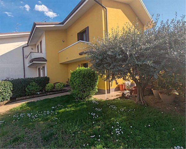 casa indipendente in vendita a Vigasio in zona Forette