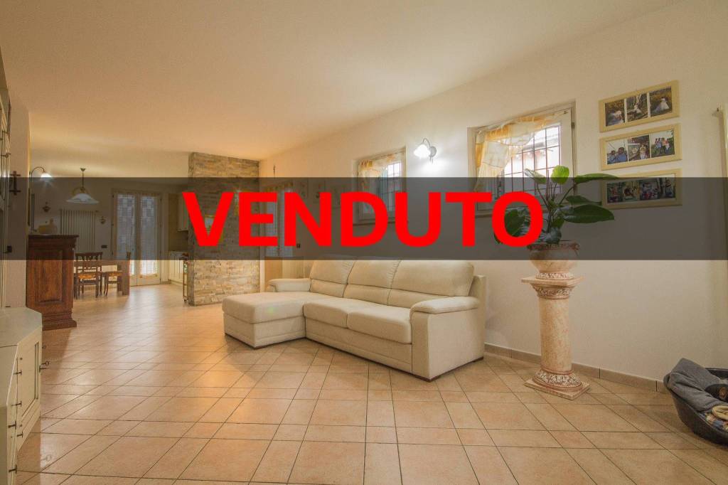 casa indipendente in vendita a Vigasio in zona Forette
