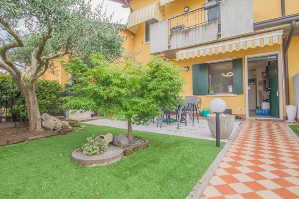 appartamento in vendita a Vigasio in zona Forette