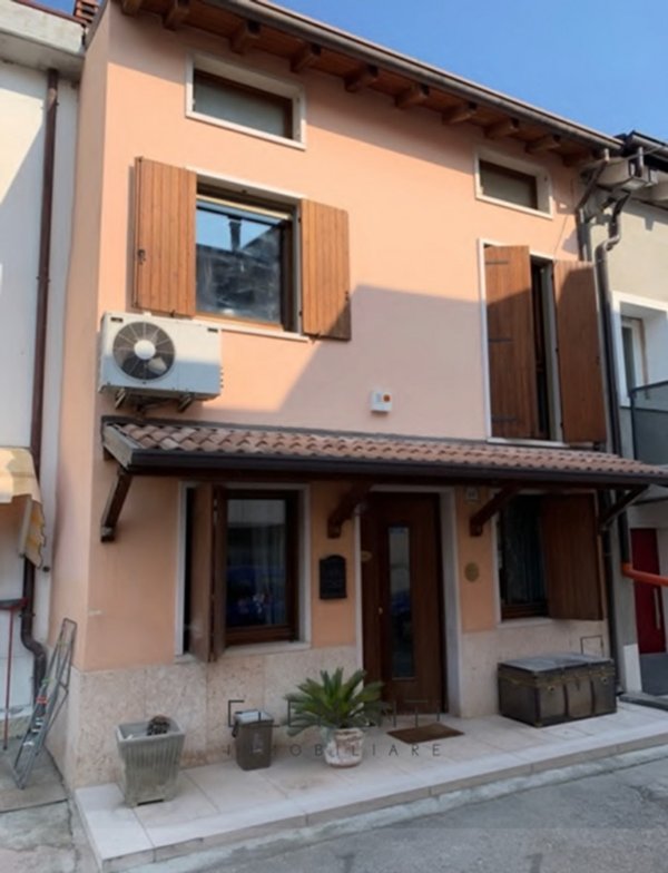 casa indipendente in vendita a Vigasio