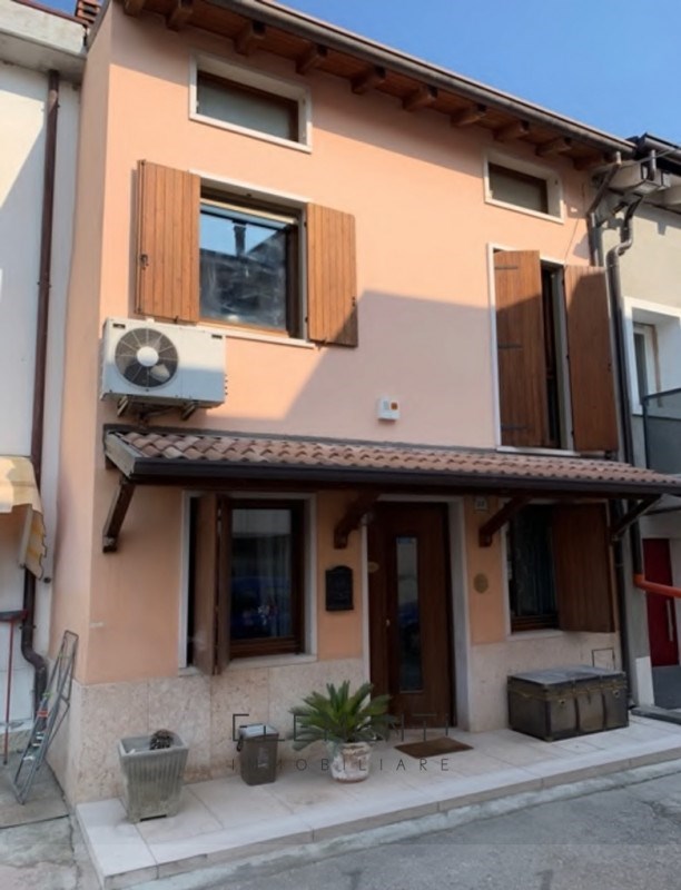 casa indipendente in vendita a Vigasio