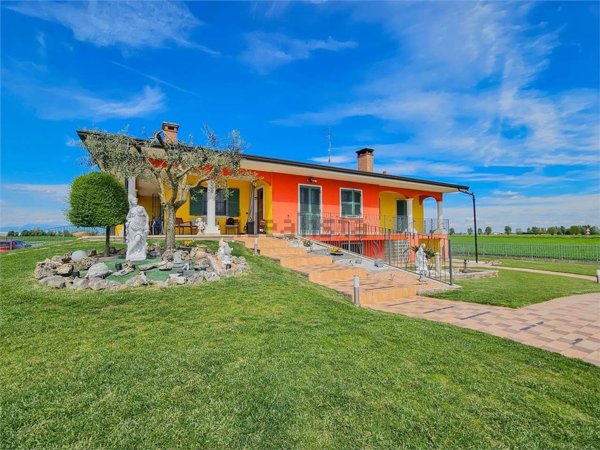 casa indipendente in vendita a Vigasio