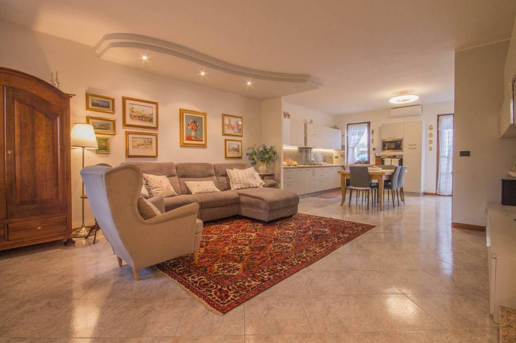 casa indipendente in vendita a Vigasio in zona Forette