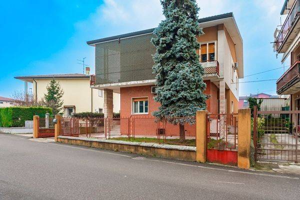 casa indipendente in vendita a Vigasio