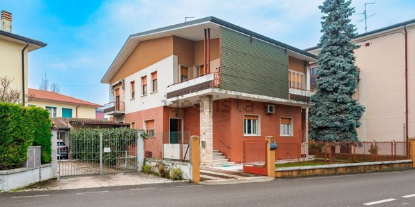 casa indipendente in vendita a Vigasio