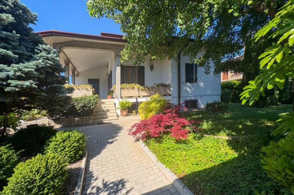 casa indipendente in vendita a Vigasio in zona Isolalta