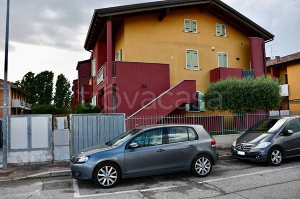 appartamento in vendita a Vigasio in zona Isolalta