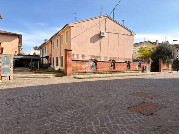 casa indipendente in vendita a Vigasio in zona Forette