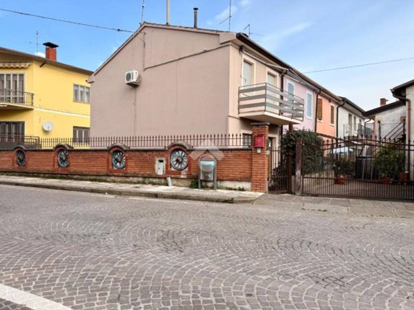 casa indipendente in vendita a Vigasio in zona Forette