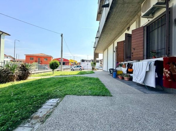 appartamento in vendita a Vigasio in zona Forette