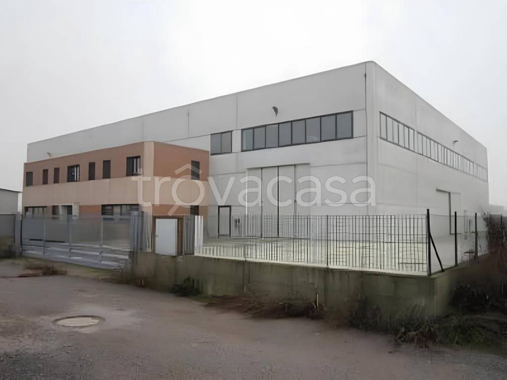 locale commerciale in vendita a Villa Bartolomea