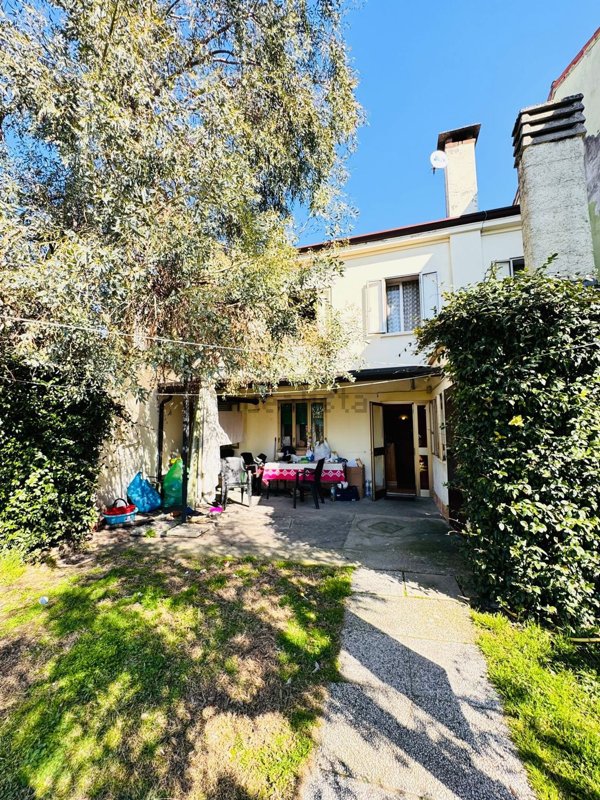 casa indipendente in vendita a Villa Bartolomea
