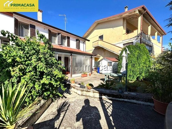 casa indipendente in vendita a Villa Bartolomea in zona Carpi