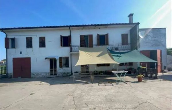 casa indipendente in vendita a Villa Bartolomea in zona Carpi