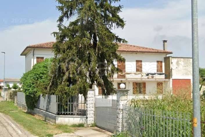 casa indipendente in vendita a Villa Bartolomea in zona Carpi