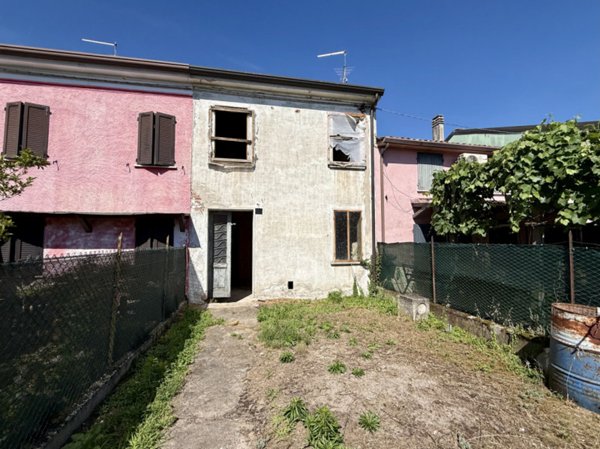 casa indipendente in vendita a Villa Bartolomea in zona Spinimbecco