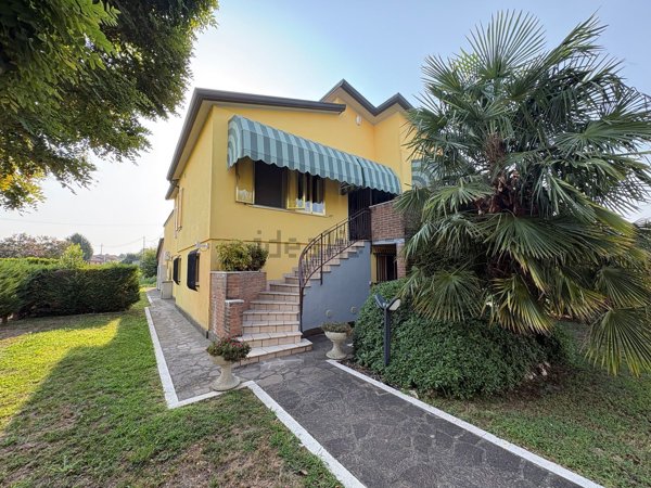 casa indipendente in vendita a Villa Bartolomea in zona Carpi